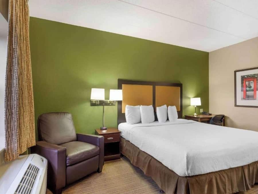 Desk, iron/ironing board, free WiFi, bed sheets