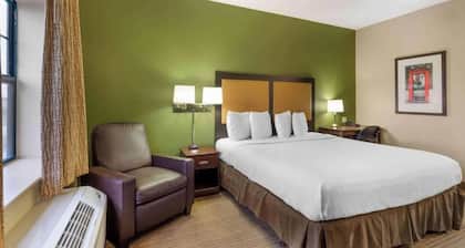 Studio 6 Corporate Extended Stay Chicago Lisle IL