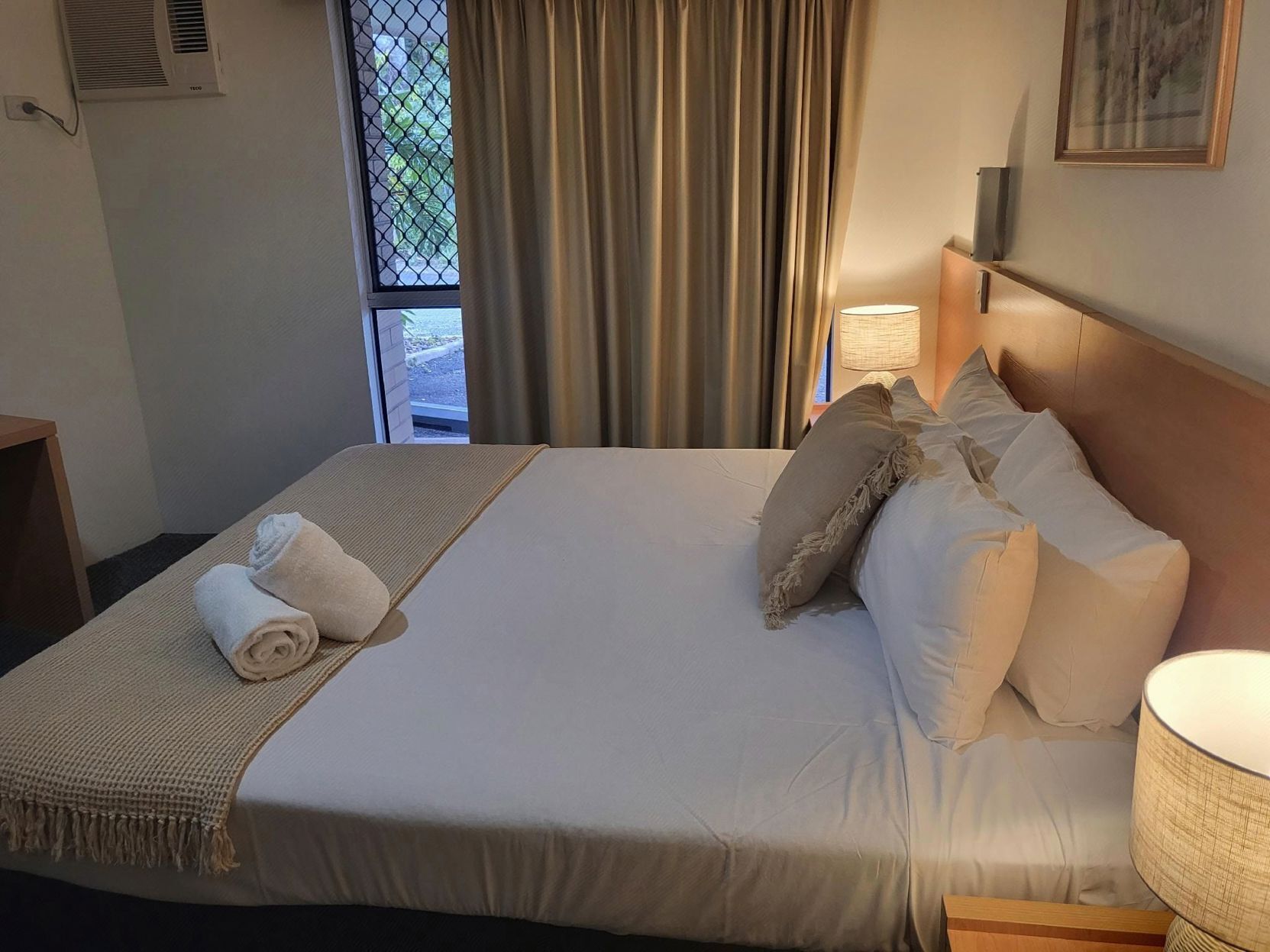 Desk, iron/ironing board, free WiFi, bed sheets