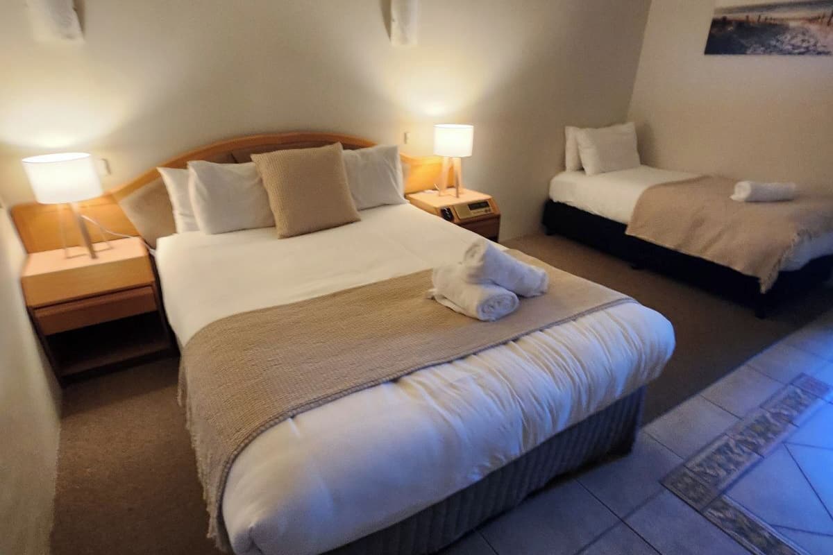 Basic Twin Room | Desk, iron/ironing board, free WiFi, bed sheets