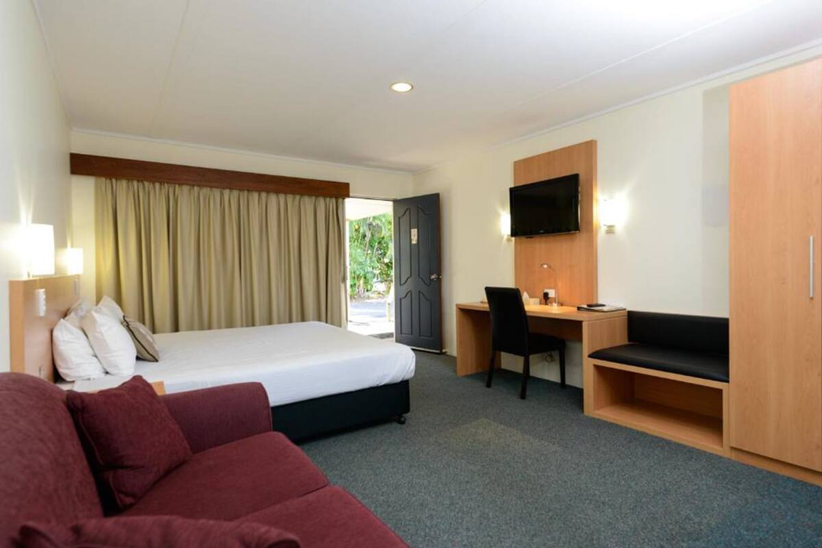 Bureau, fer et planche Ă repasser, accĂšs au Wi-Fi (inclus)