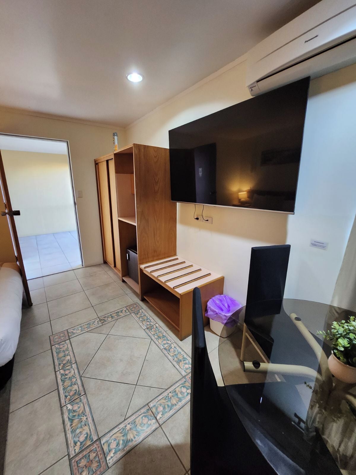 Basic Twin Room (Upstairs)