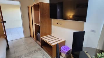 Basic Twin Room (Upstairs)