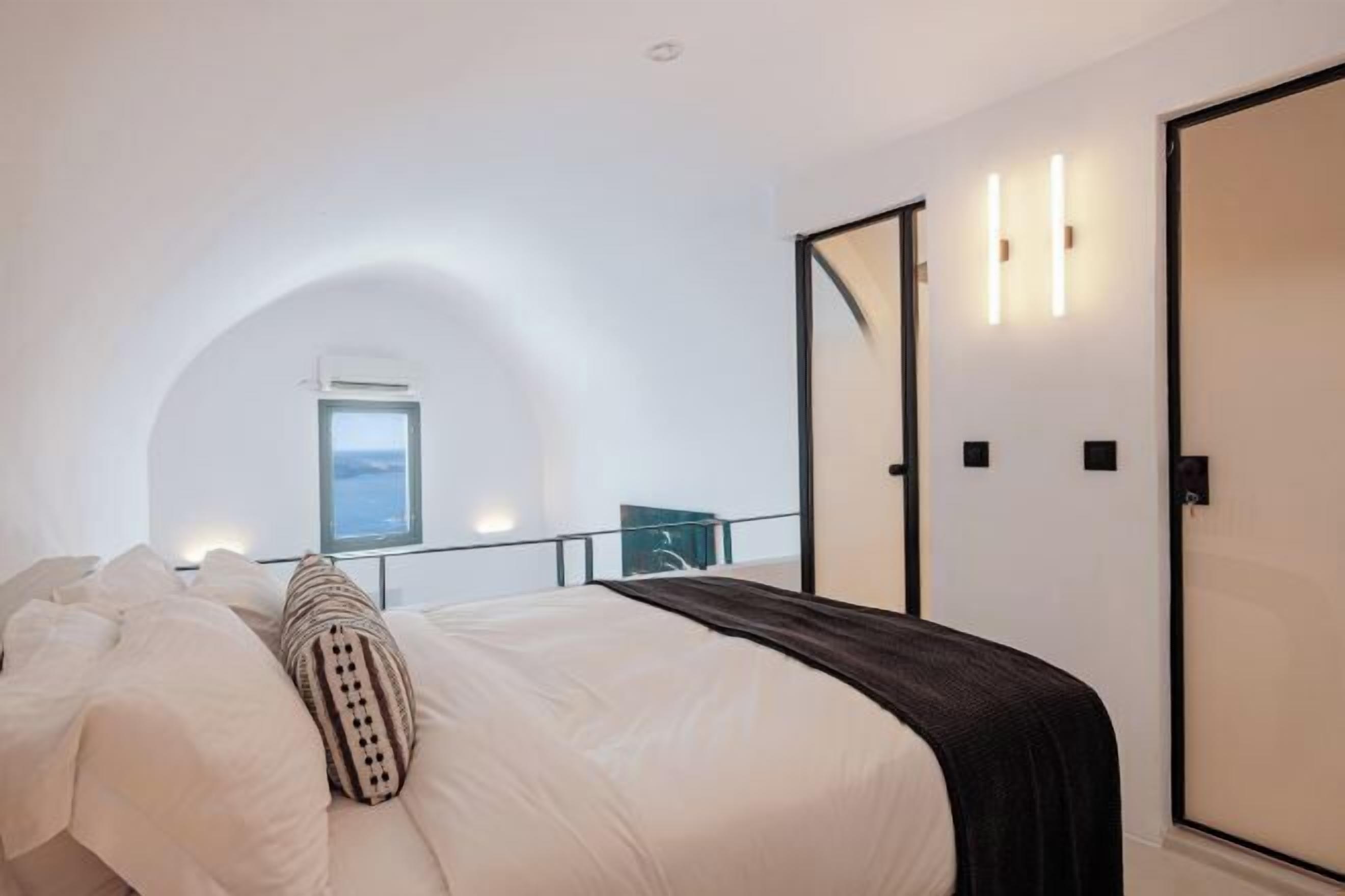 Roupas de cama premium, edredons de pluma, cofres nos quartos