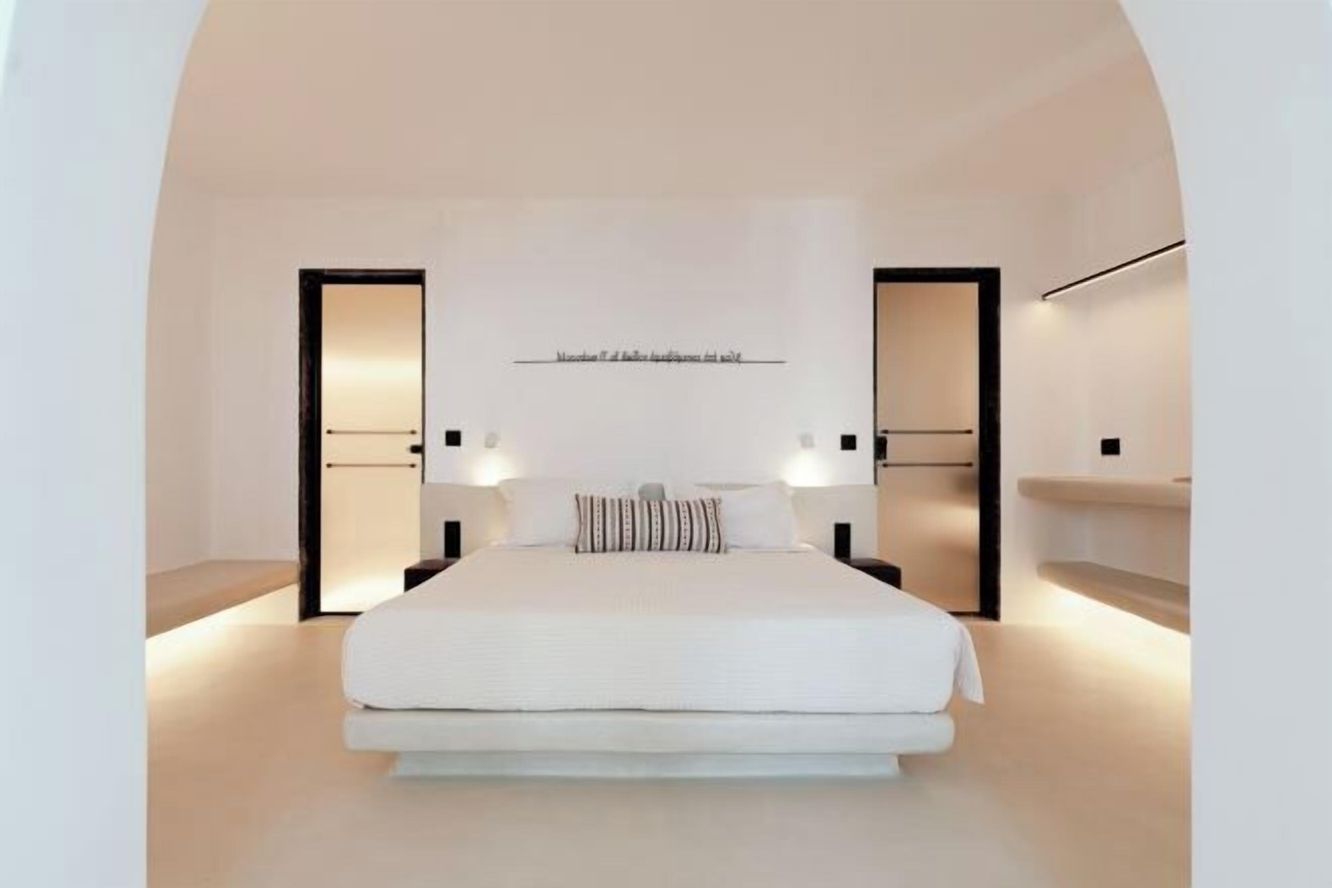 Roupas de cama premium, edredons de pluma, cofres nos quartos