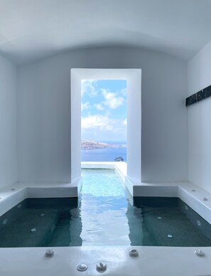 The Collector's Villa with Hot Tub & Caldera View | 按摩浴缸