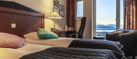 Classic Twin Room | Desk, free WiFi, bed sheets