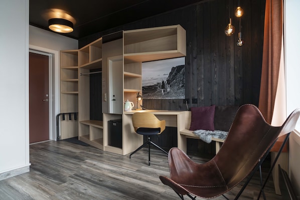 Desk, free WiFi, bed sheets - Melbu Hotell (Hadsel)