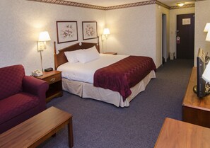 Premium bedding, pillowtop beds, in-room safe, desk - Ramada by Wyndham Angola/Fremont Area (Angola)