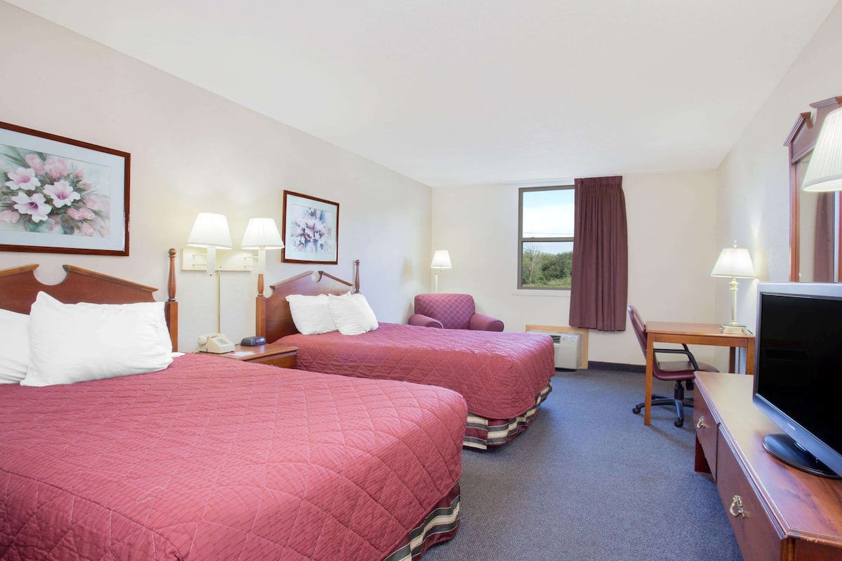 Premium bedding, pillow-top beds, in-room safe, desk