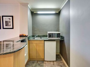 Combined shower/tub, eco-friendly toiletries, hair dryer, towels