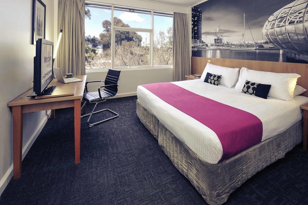 Chambre Standard, 1 trĂšs grand lit