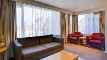 Junior Suite, 1 King Bed | 1 bedroom, premium bedding, pillow-top beds, minibar