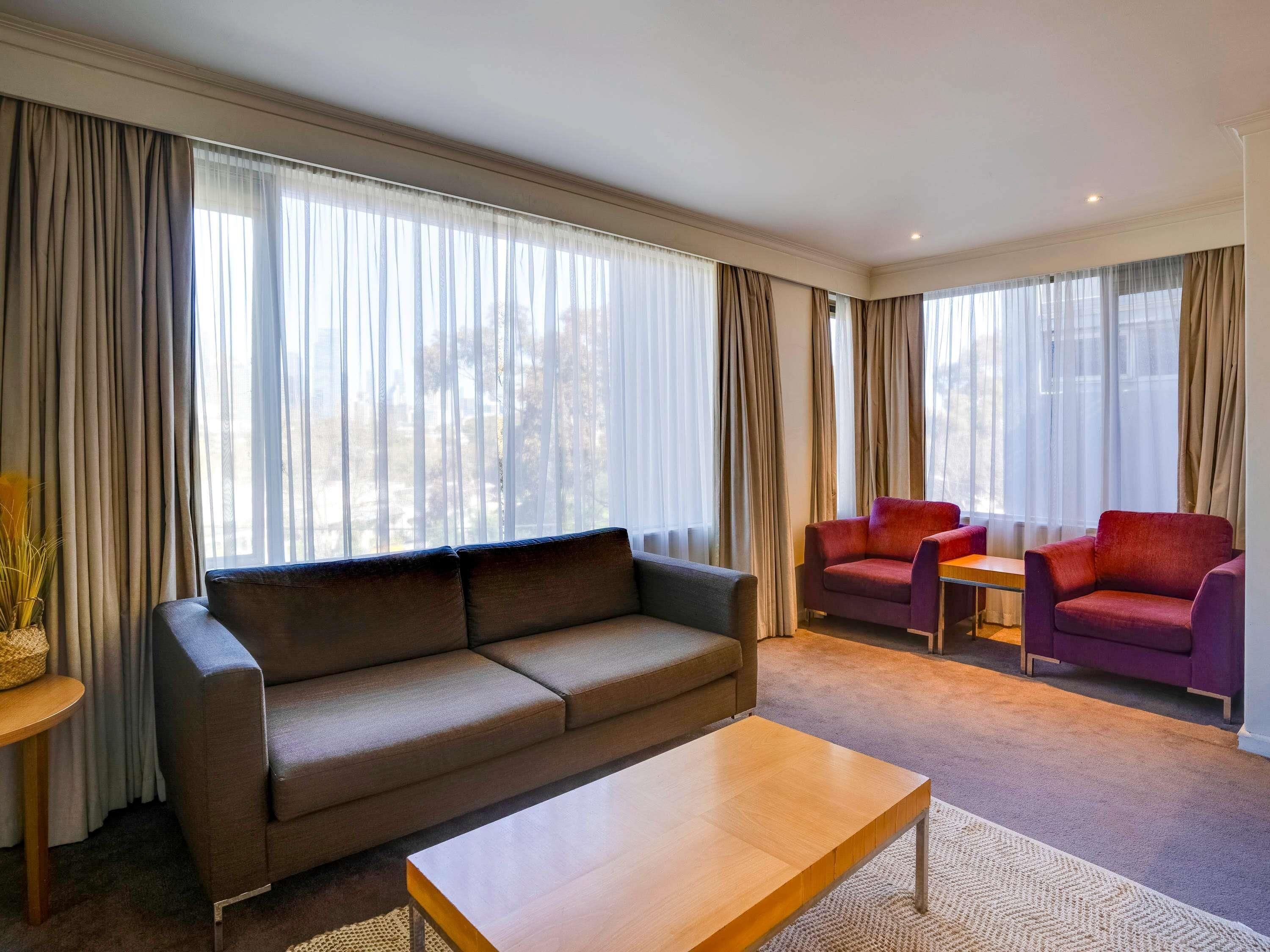 1 bedroom, premium bedding, pillow-top beds, minibar