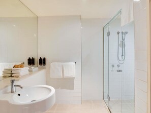 1 bedroom, premium bedding, pillow-top beds, minibar - Mercure North Melbourne (North Melbourne)