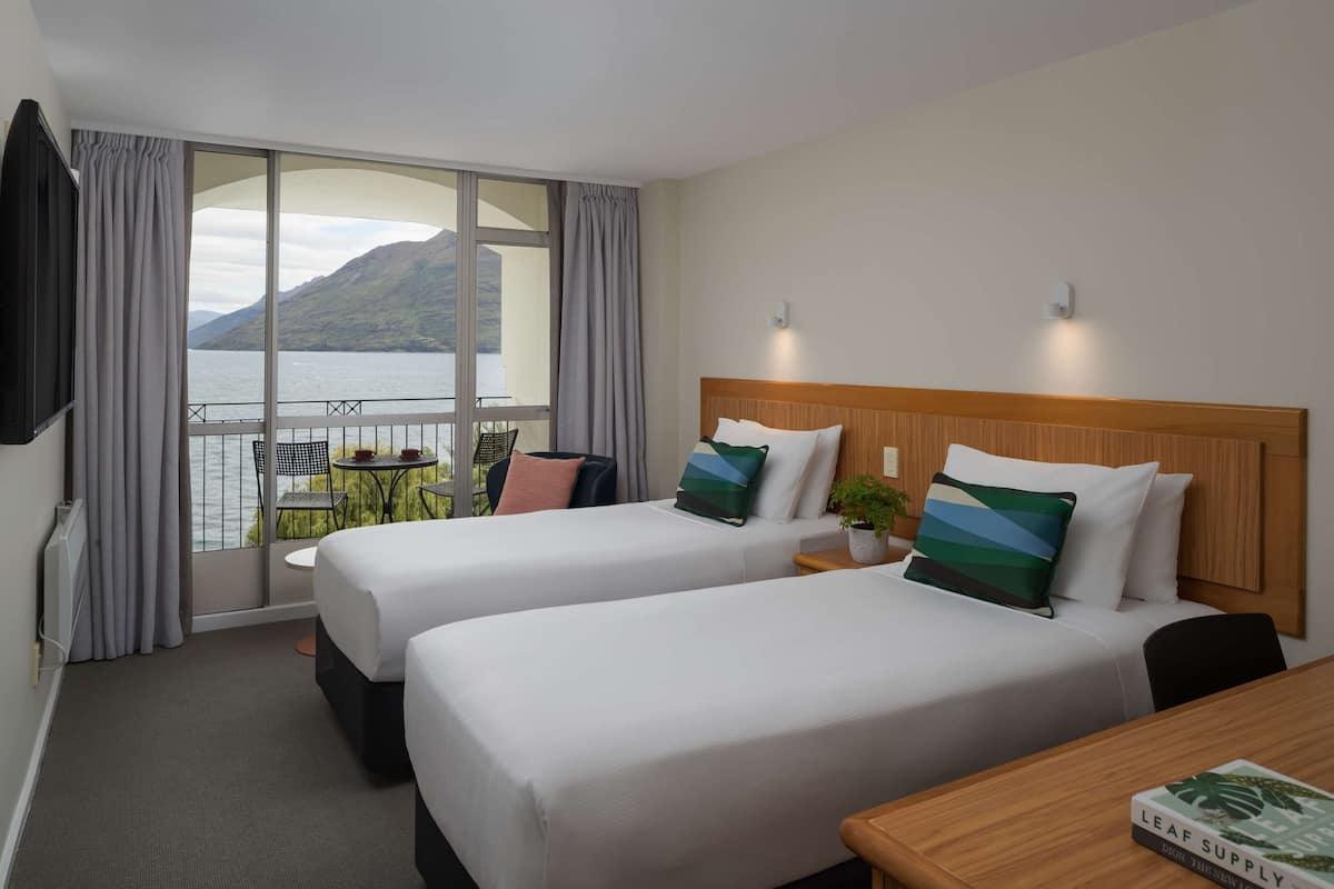 Lake View Twin Room | Lake view