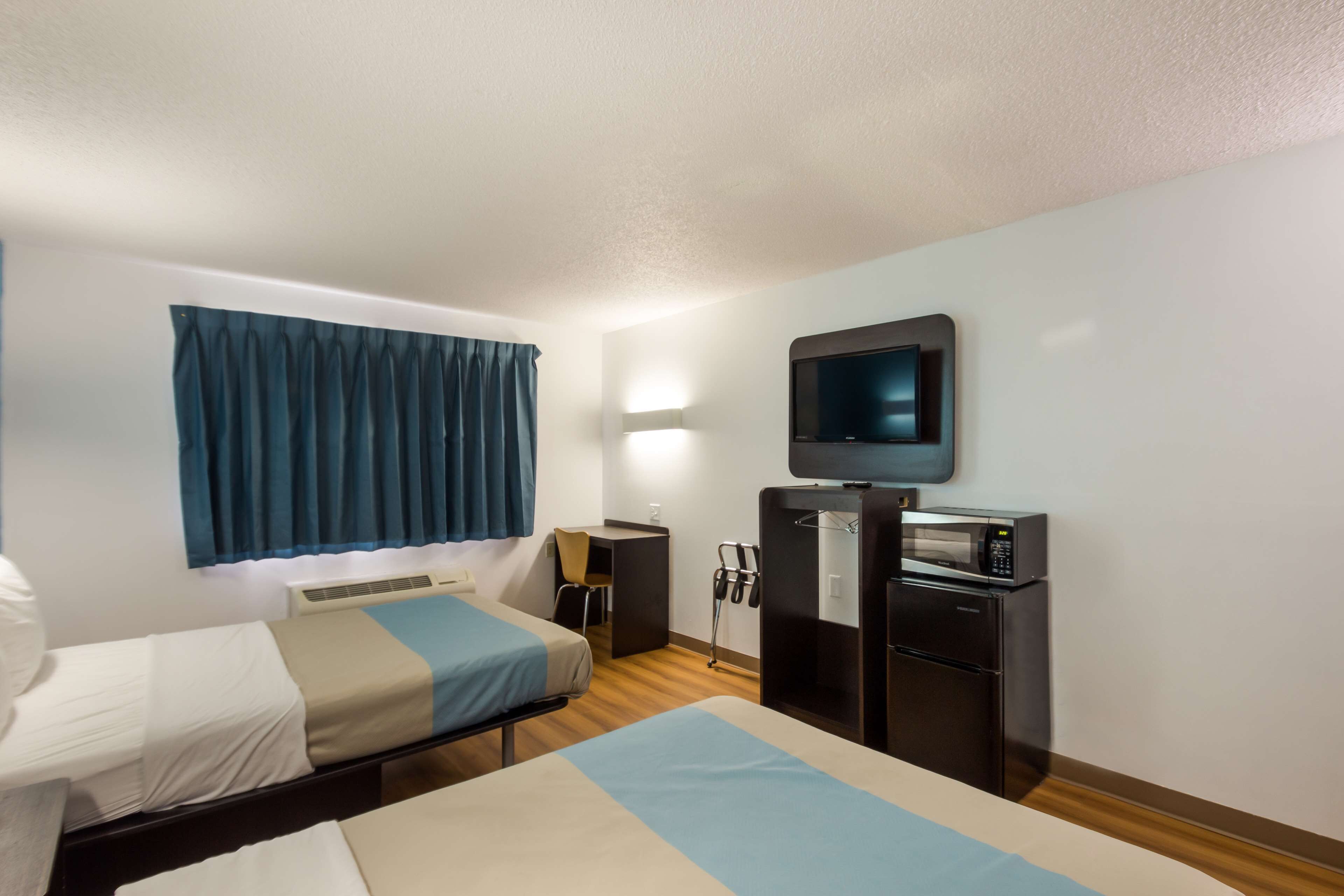 Deluxe Room, 2 Double Beds, Accessible, Non Smoking | Desk, laptop workspace, WiFi (free), bed sheets