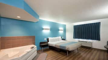 Deluxe suite, 1 kingsize bed, niet-roken, hot tub | Een bureau, een laptopwerkplek, gratis wifi, beddengoed