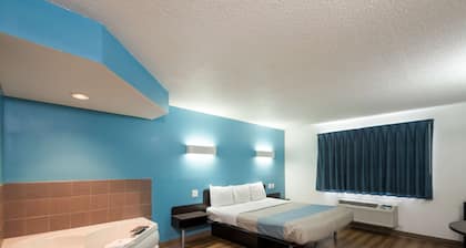 Motel 6 Rothschild, WI