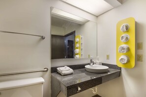 Combined shower/tub, free toiletries, towels, soap