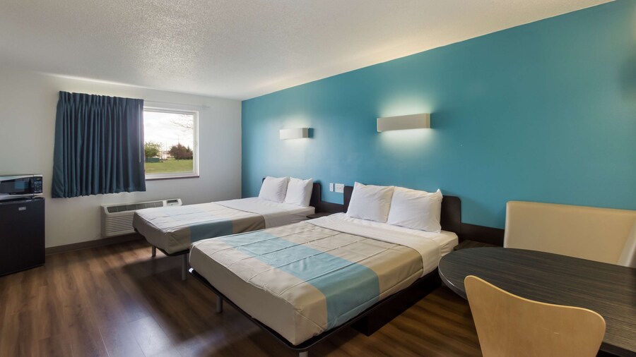 Motel 6 Rothschild, WI