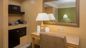 1 bedroom, hypo-allergenic bedding available, in-room safe, desk - Holiday Inn North Phoenix (Phoenix)