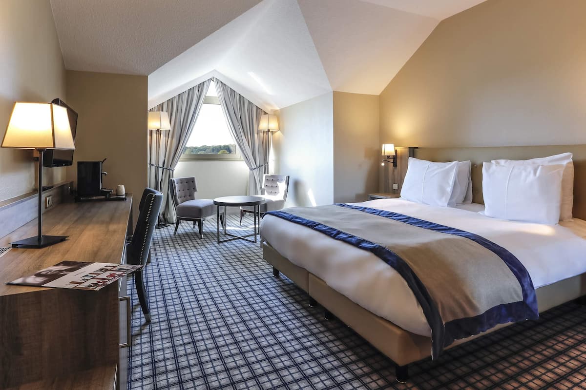 Deluxe Double Room, 1 Double Bed, Golf View
