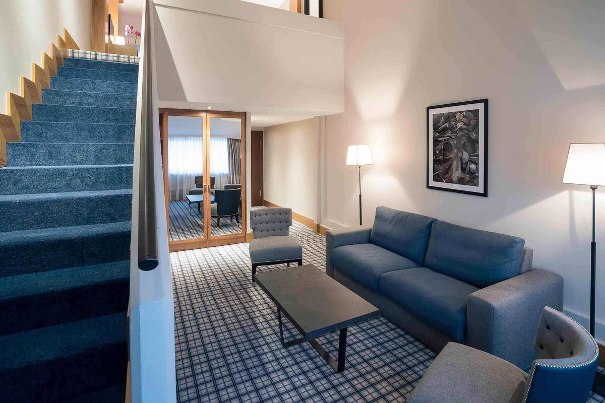 Superior-Doppelzimmer, 1 Doppelbett und Schlafsofa | Zimmersafe, Schreibtisch, laptopgeeigneter Arbeitsplatz