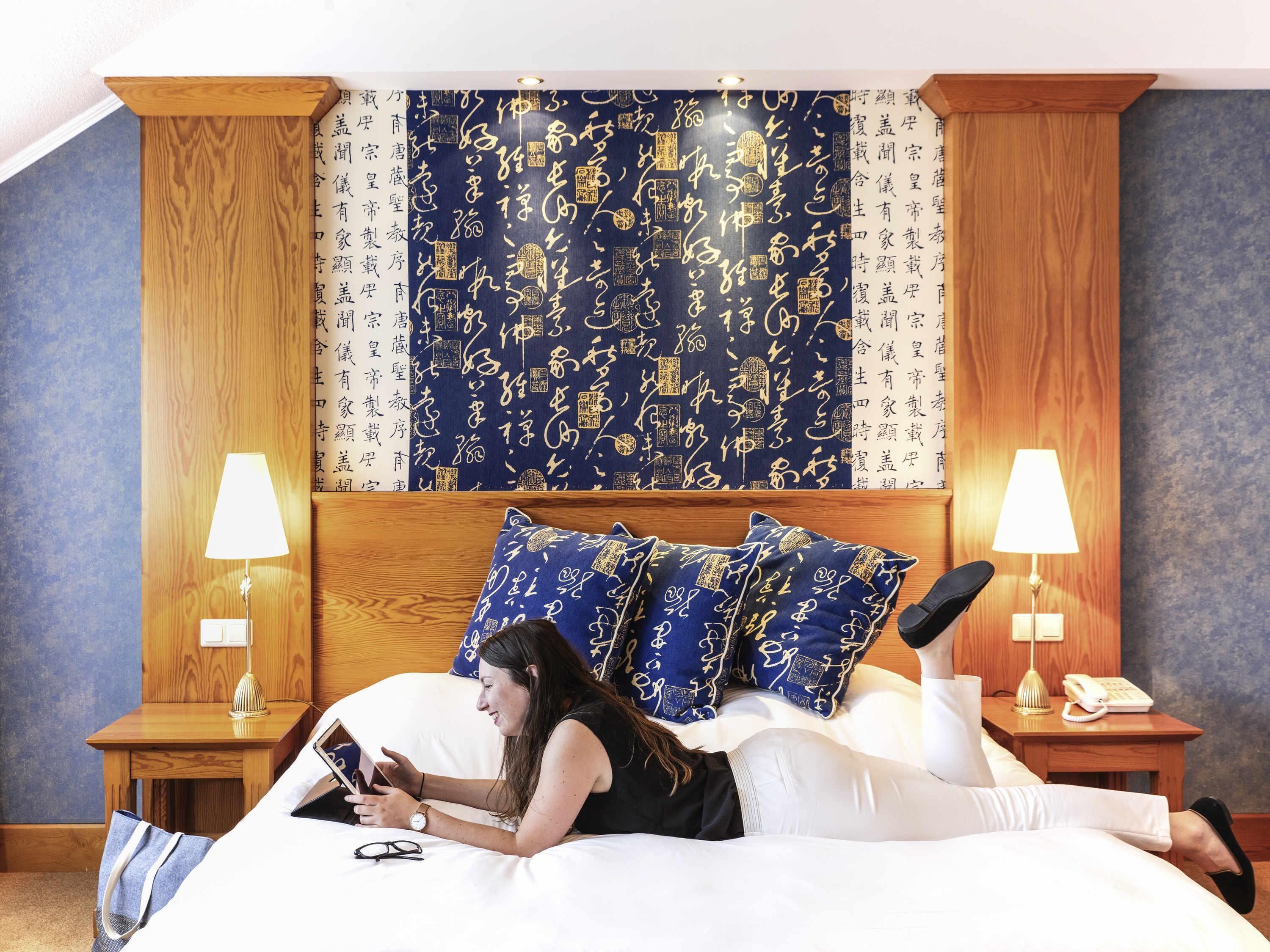 Suite superior, 1 cama doble con sofá cama | Caja fuerte, escritorio, espacio para trabajar con un portátil