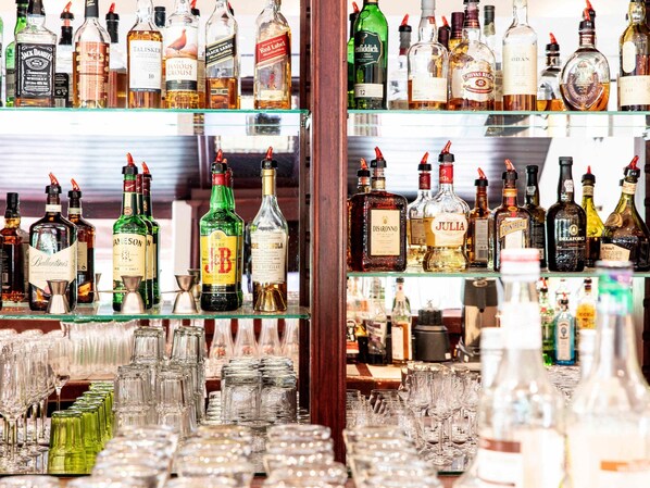 Bar (on property) - Hotel Mercure Luxembourg Kikuoka Golf & Spa (Lenningen)