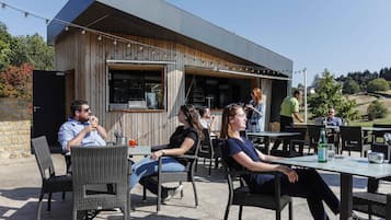 Bar (in der Unterkunft)