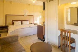 Lodge Double Room  | ミニバー、セーフティボックス (室内)、アイロン / アイロン台、ベビーベッド (無料)