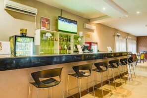 2 bars/lounges - Kadoma Hotel And Conference Center (Kadoma)