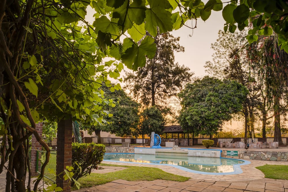 Kadoma Hotel And Conference Center — hotel in Cnr Effiel Flats Road And Bulawayo Road, Kadoma ZW, 0000