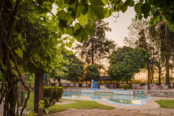 Outdoor pool - Kadoma Hotel And Conference Center (Kadoma)