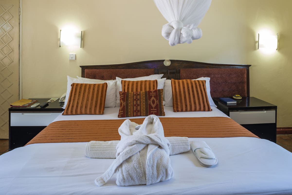 Suite | Minibar, in-room safe, iron/ironing board (on request), cribs (free)