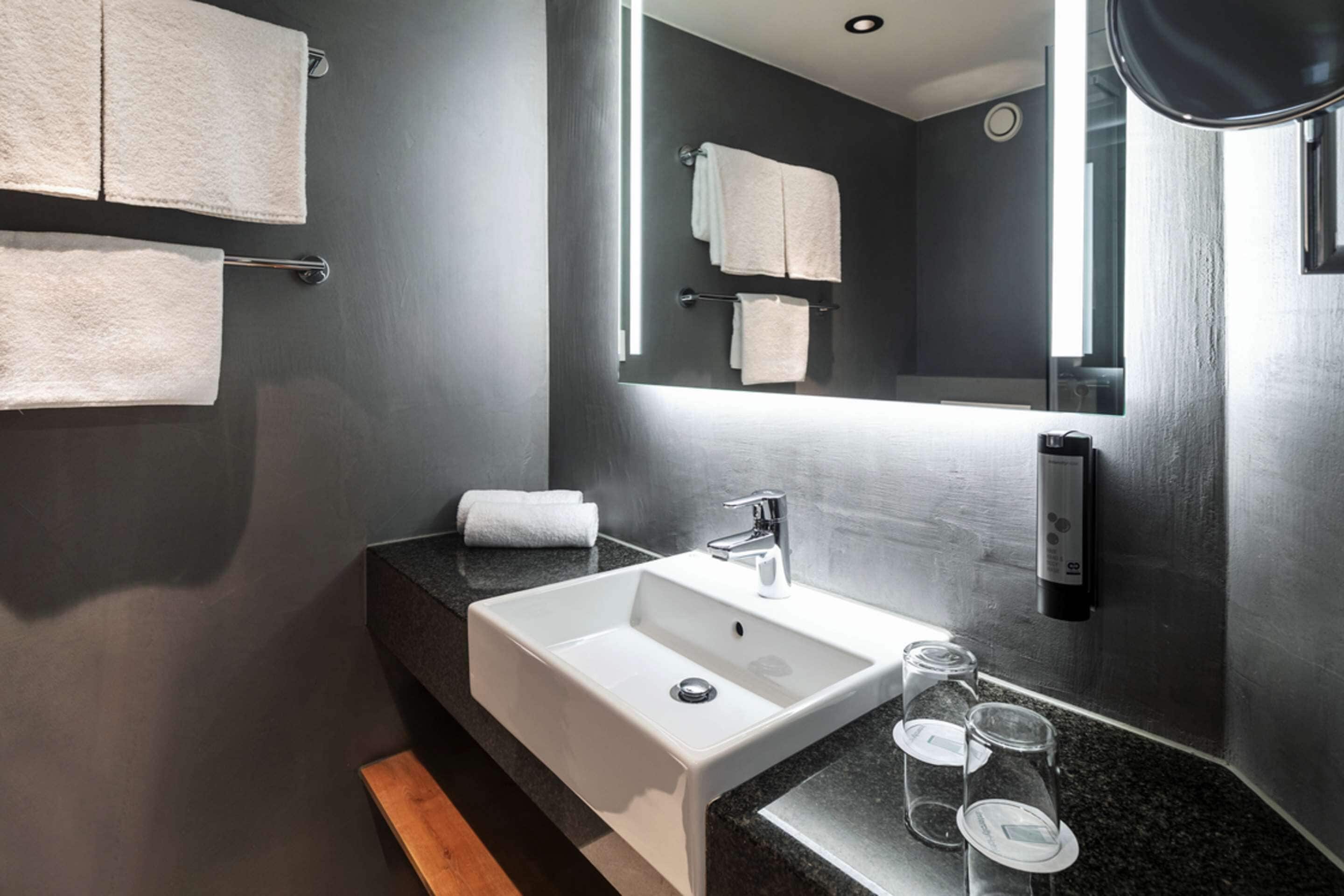 hypo-allergenic bedding, in-room safe, desk, laptop workspace