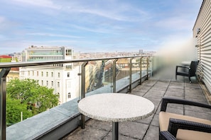 Superior-Doppelzimmer, Terrasse | Blick auf die Stadt