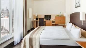 Phòng Superior | Bộ đồ giường kháng dị ứng, két bảo mật tại phòng, bàn