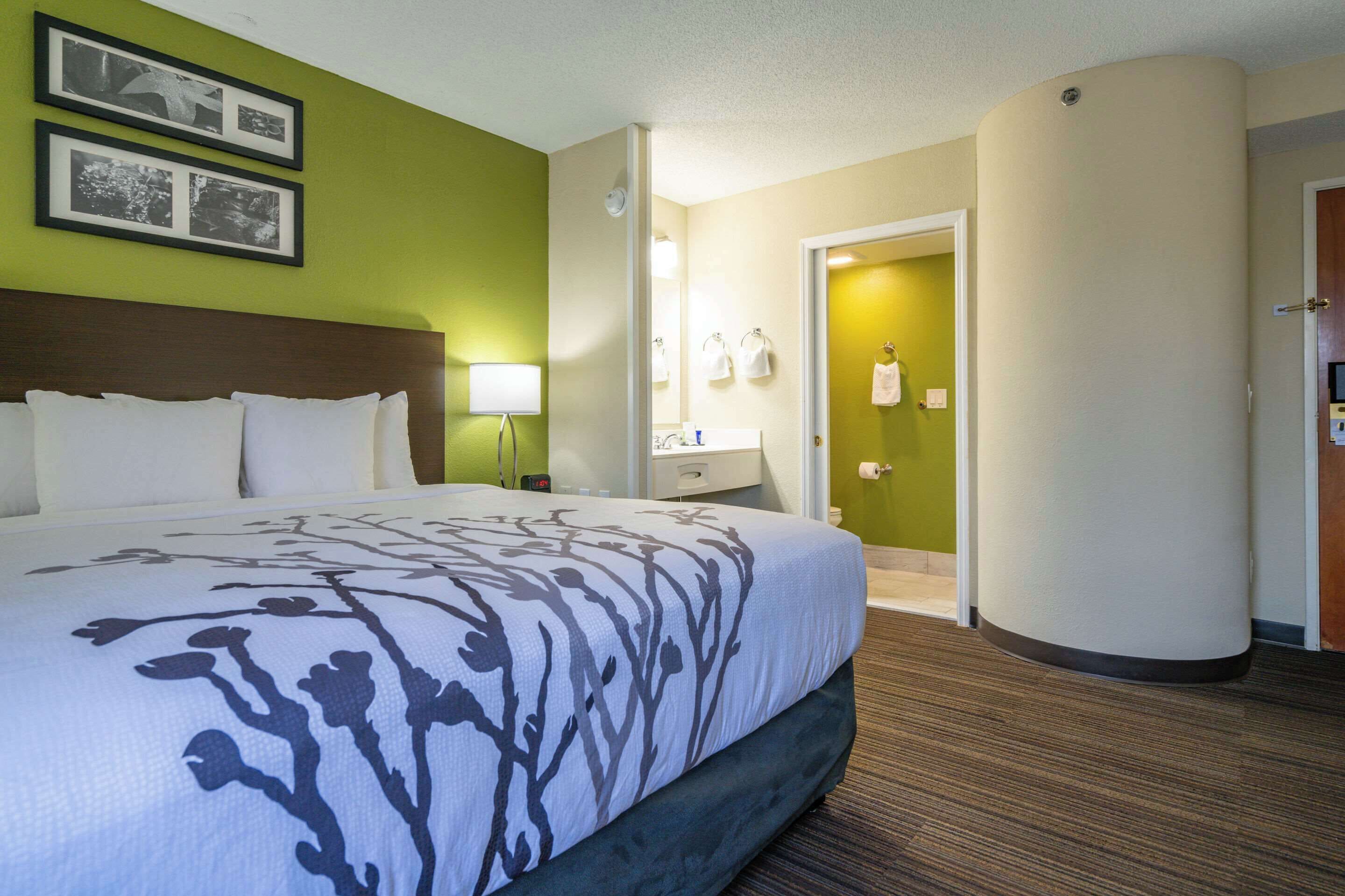 desk, iron/ironing board, rollaway beds, free wifi