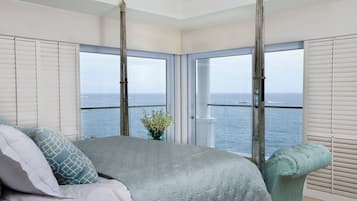 Suite, menghadap laut | Seprai premium, brankas, meja kerja, dan setrika/meja setrika