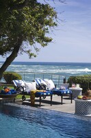 2 piscinas al aire libre, sombrillas, sillones reclinables de piscina