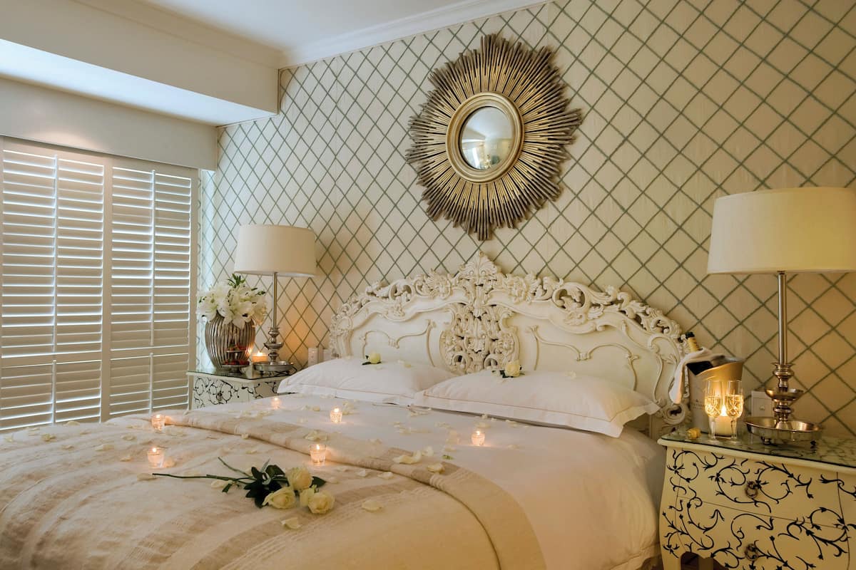 럭셔리룸 | 고급 침구, 객실 내 금고, 책상, 다리미/다리미판