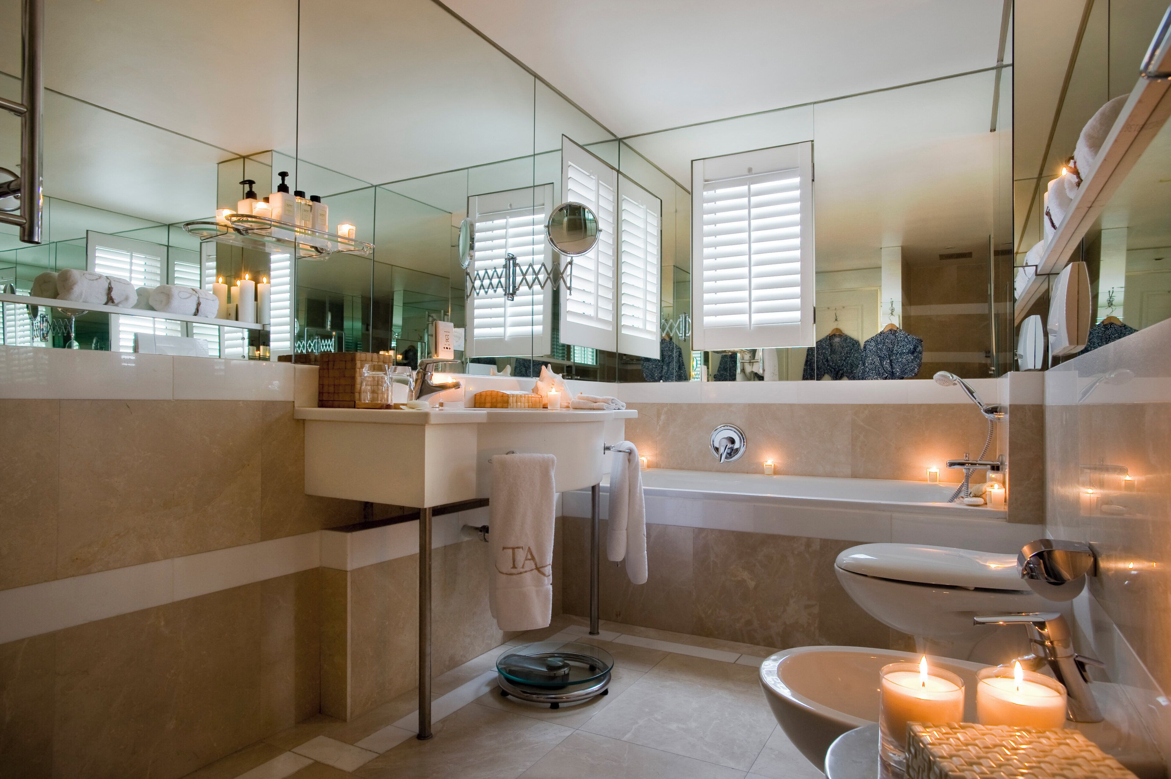 superior room, sea facing | bathroom | combined shower/bathtub, designer toiletries, hair dryer, bathrobes