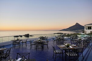 2 restaurants; breakfast, lunch, dinner and brunch served