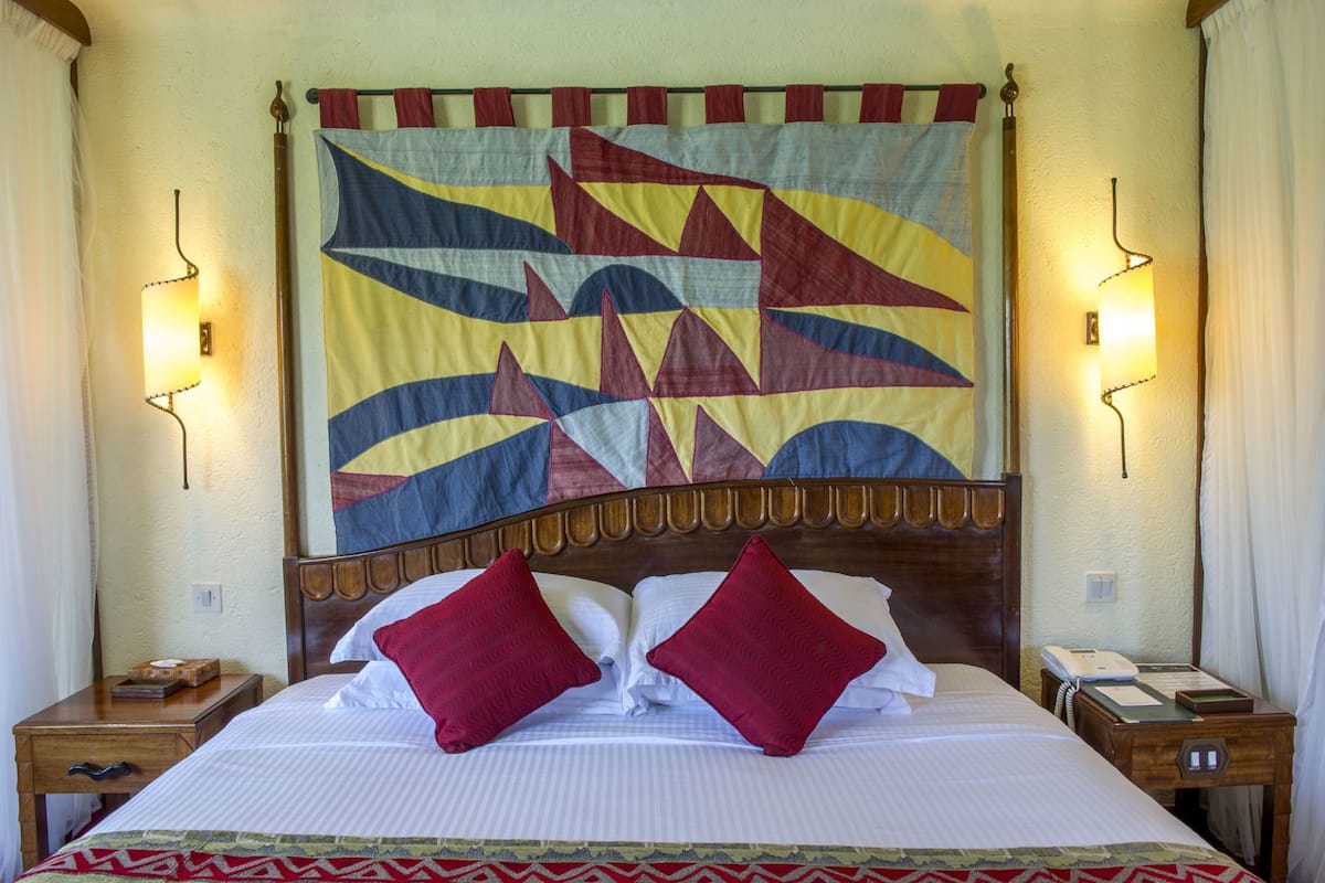 standard room | in-room safe, desk, rollaway beds, wifi