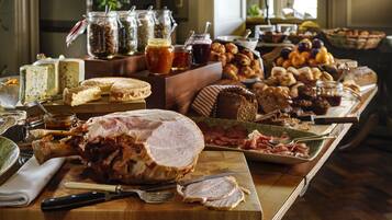 Free full breakfast