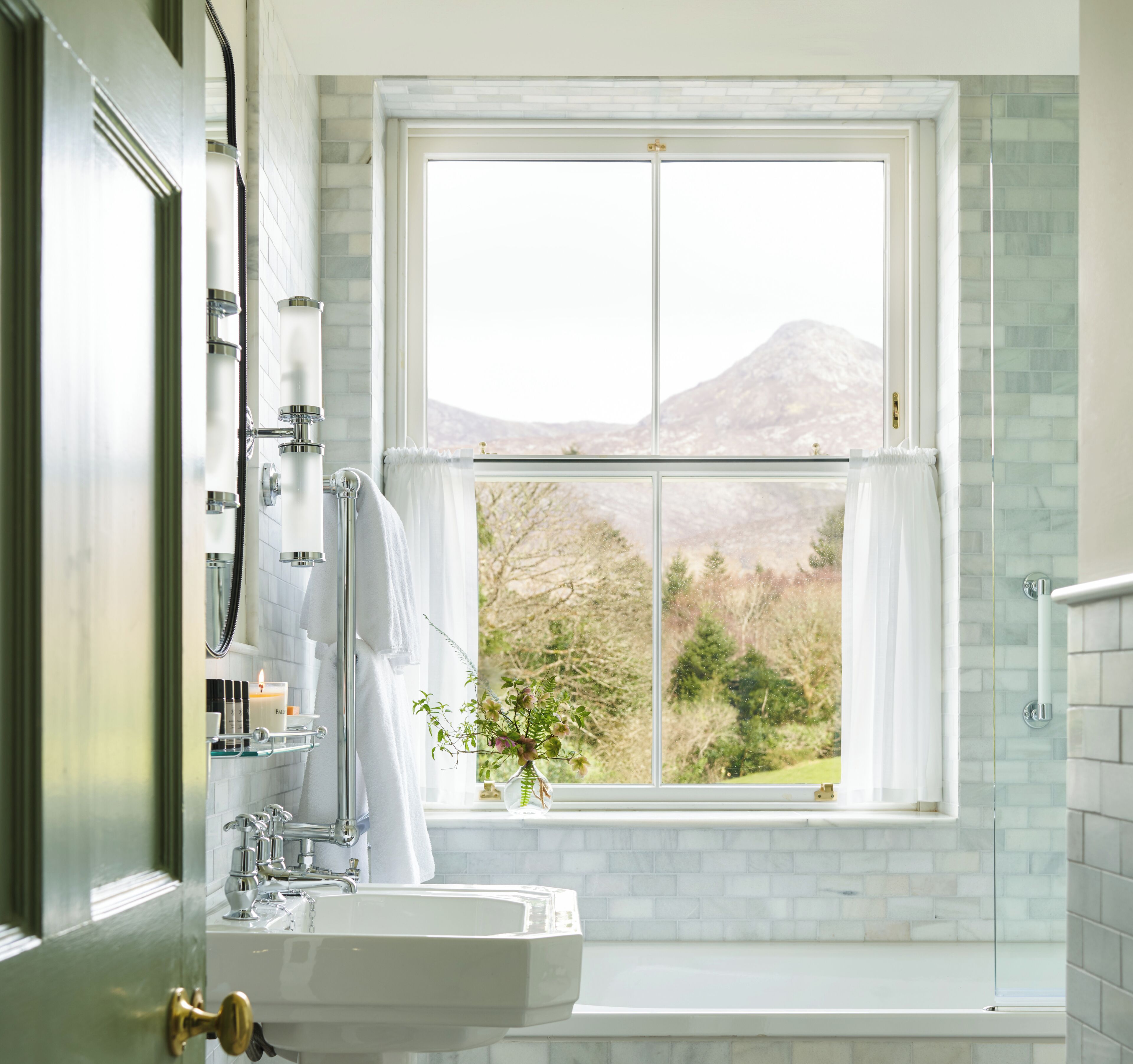 classic double or twin room | bathroom | free toiletries, bathrobes, slippers, towels