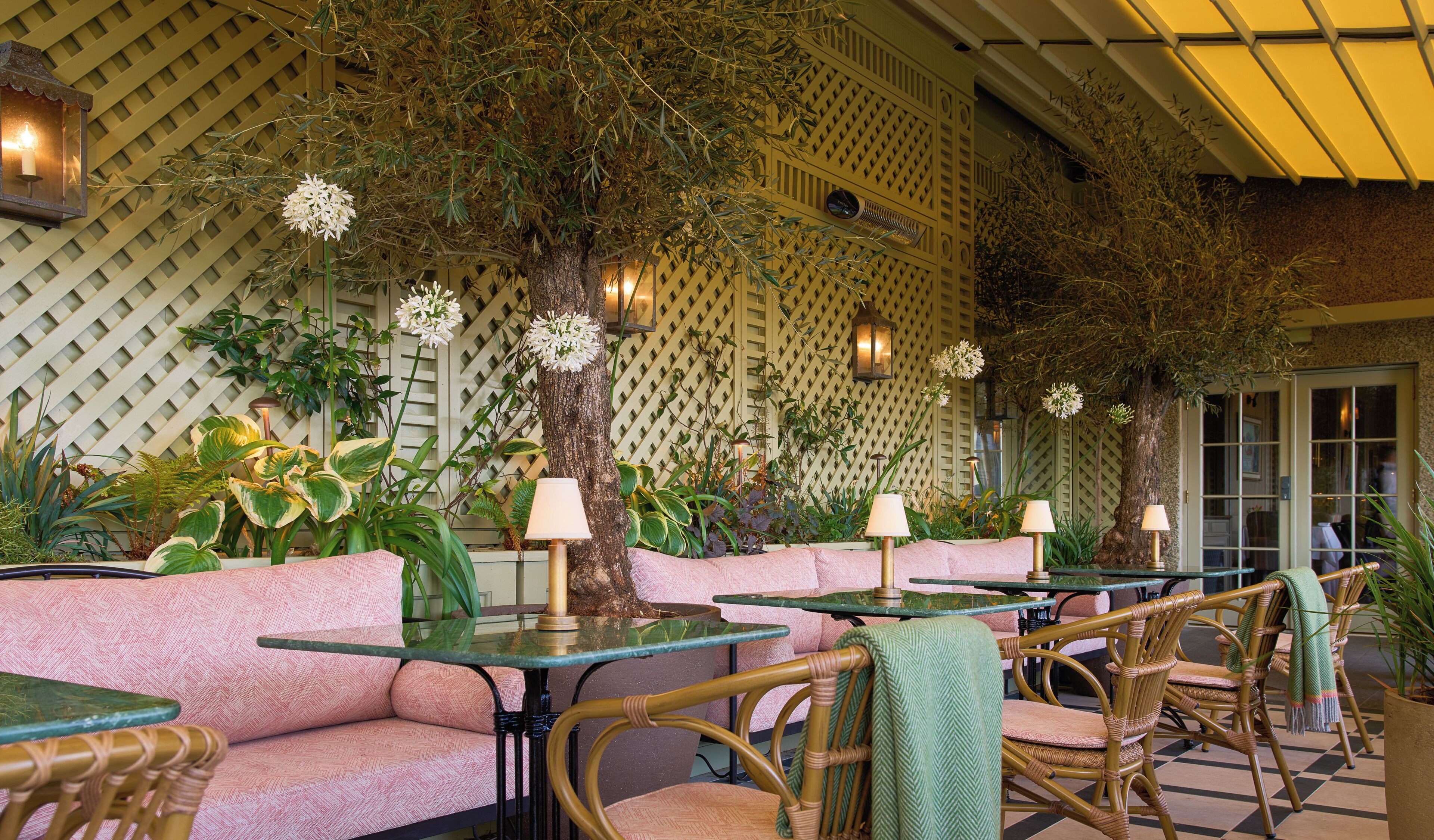 breakfast and dinner served, garden views