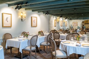2 restaurants servant le petit déjeuner
